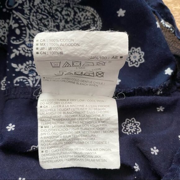 Old Navy Womens Button Down Navy Paisley Shirt M - Picture 7 of 8